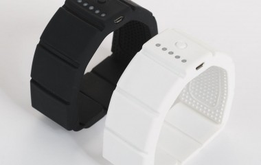 Блок питания-браслет "iPower Watch"